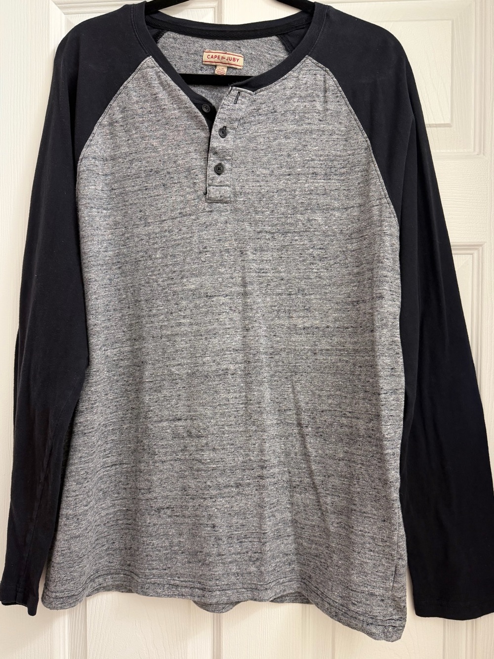 Cape Juby Grey & Black Long-Sleeve Henley